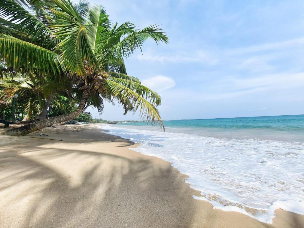Frangipani Beach Villa Tangalle Esterno foto