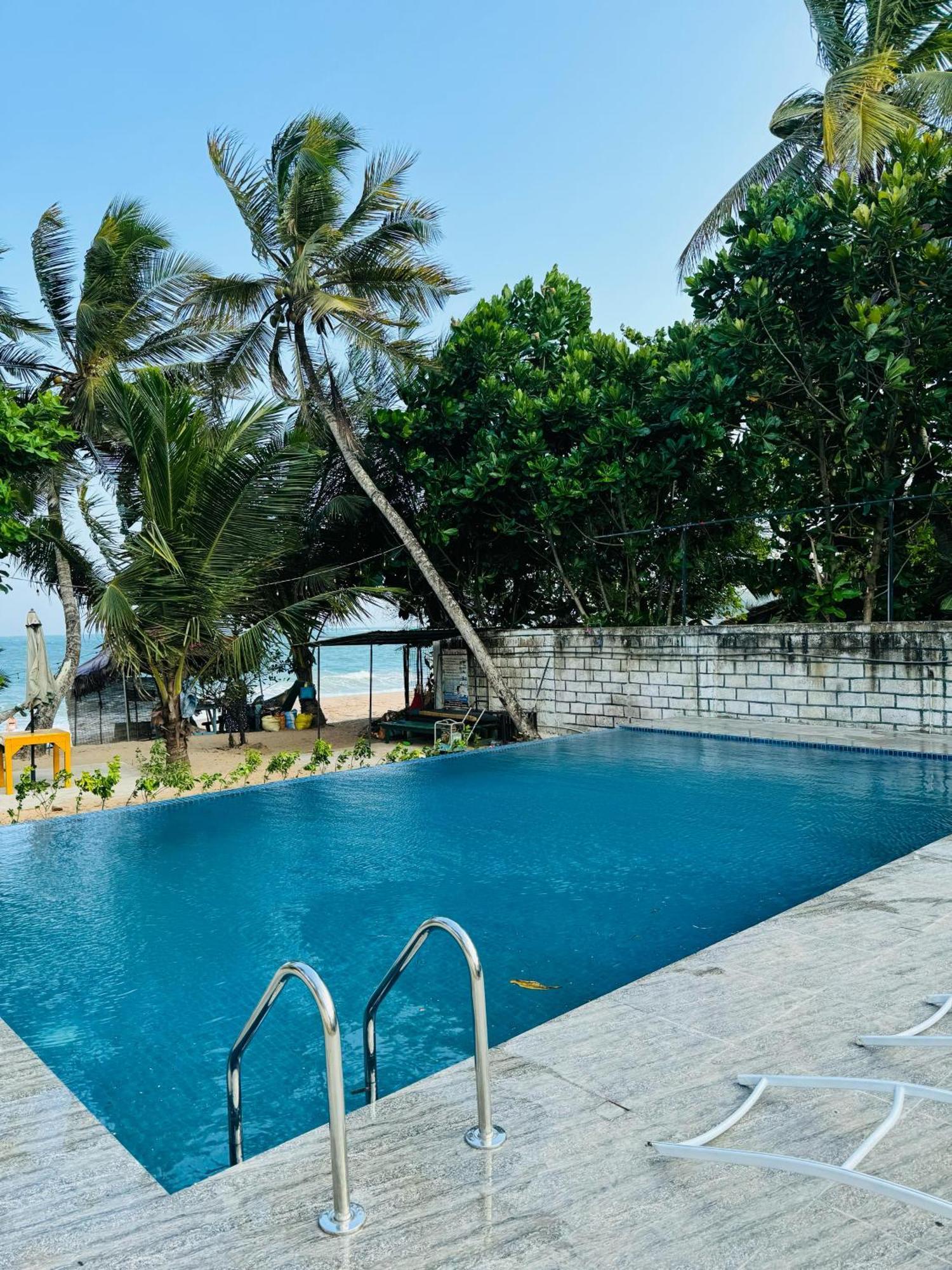 Frangipani Beach Villa Tangalle Esterno foto
